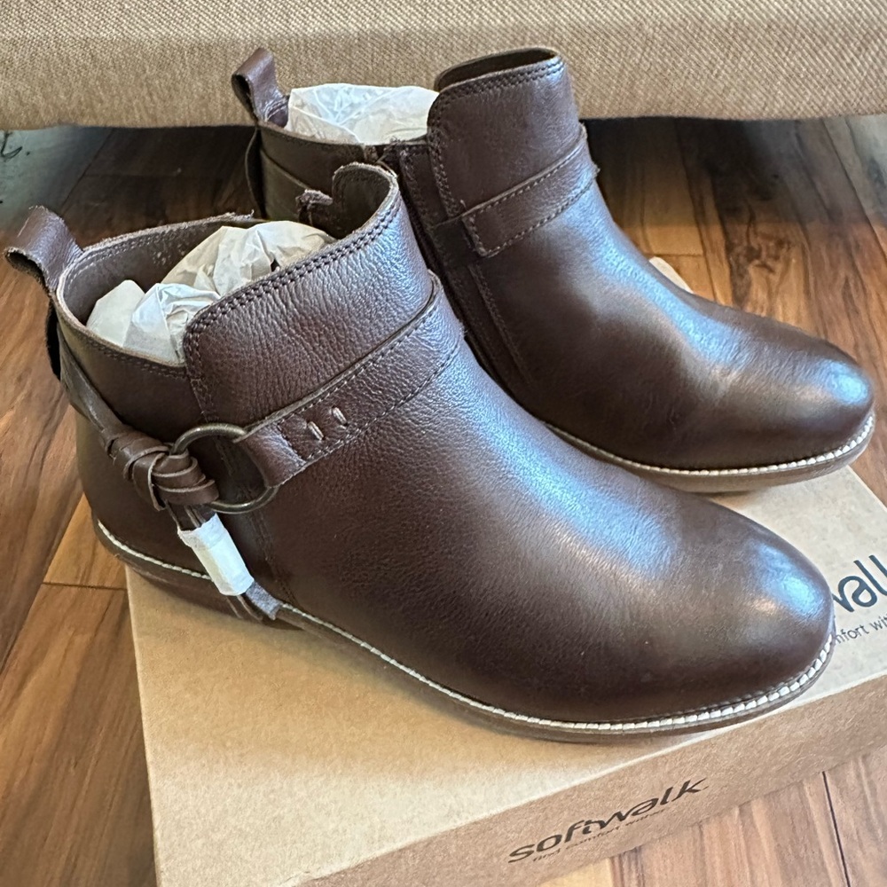 Softwalk Women’s “Reade Chelsea” Brown Leather Booties